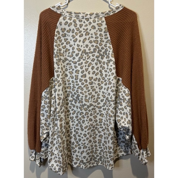 Maverick Women’s Leopard Print Sweater With Peasant Sleeves Size‎ Large - Picture 5 of 5